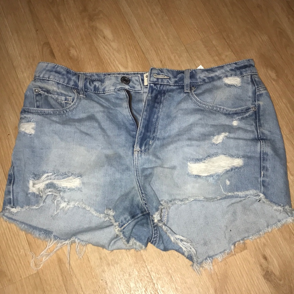 LIGHT WASH GARAGE DENIM SHORTS